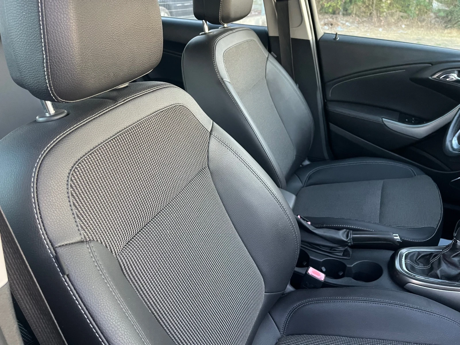 Opel Astra 1.7CDTI-125-ITALIA, снимка 8 - Автомобили и джипове - 56320785