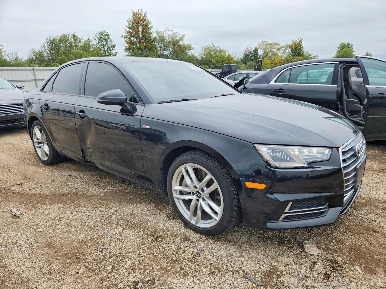 Audi A4 2.0l Premium, снимка 4 - Автомобили и джипове - 56349738