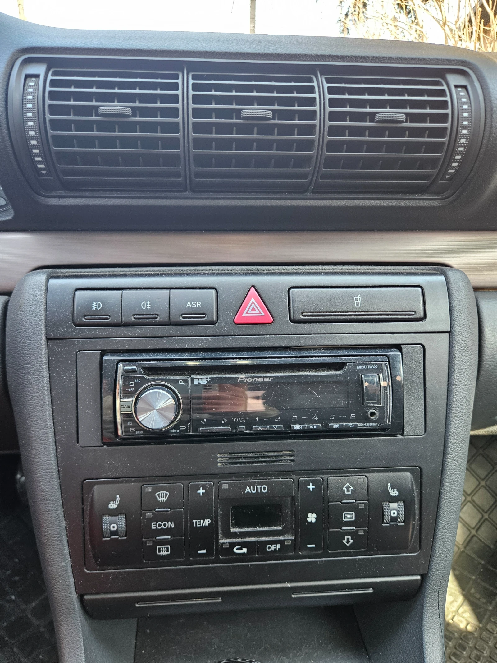 Audi A4 1.9 TDI, снимка 11 - Автомобили и джипове - 56446755