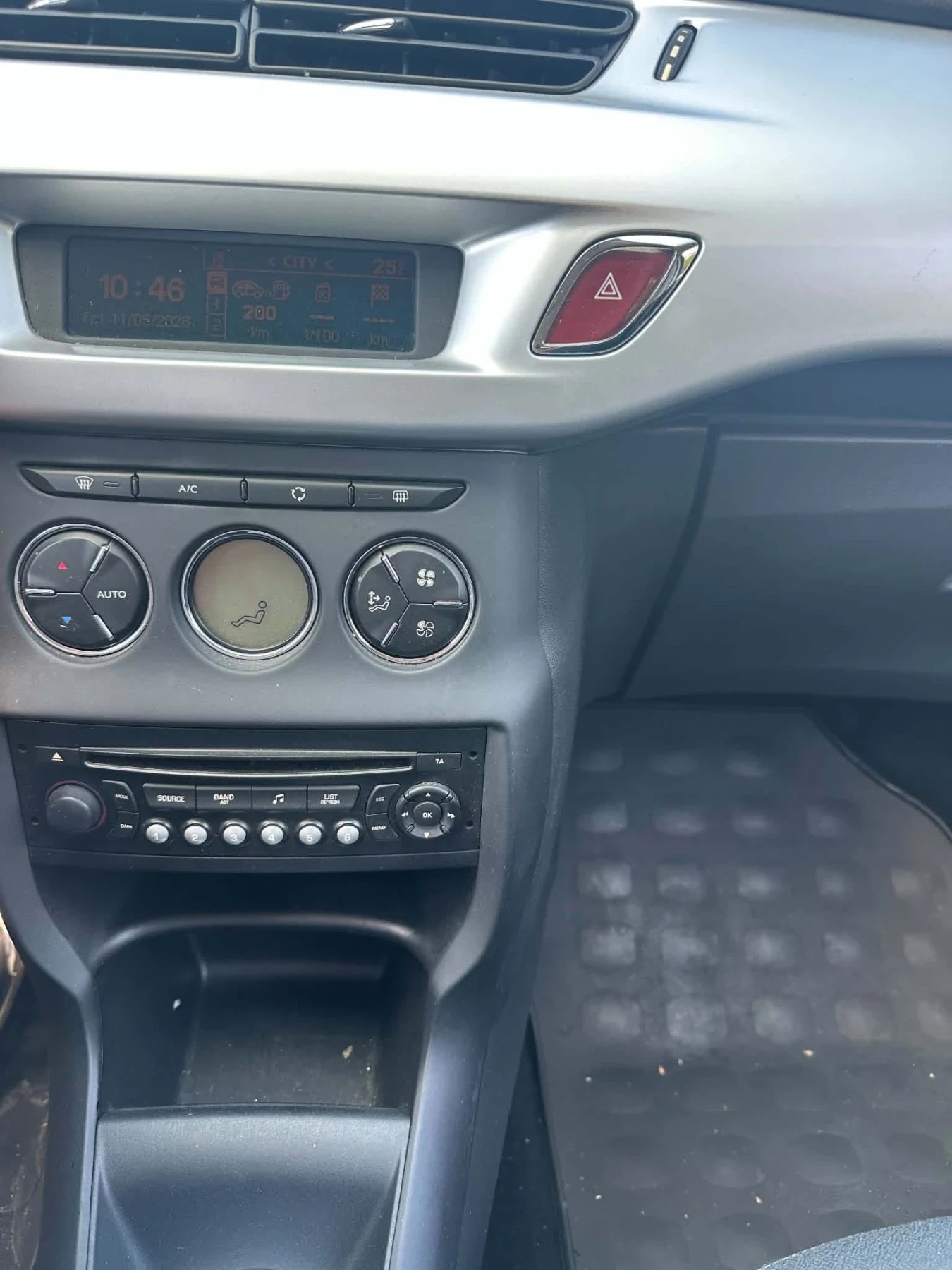 Citroen C3, снимка 8 - Автомобили и джипове - 56512634