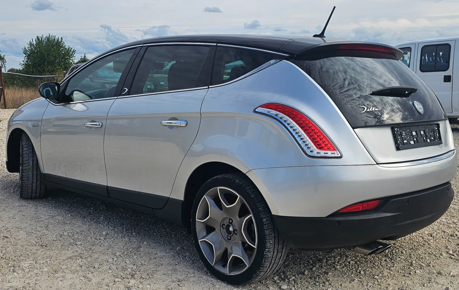 Lancia Delta 1.6 multijet, снимка 3 - Автомобили и джипове - 56598557