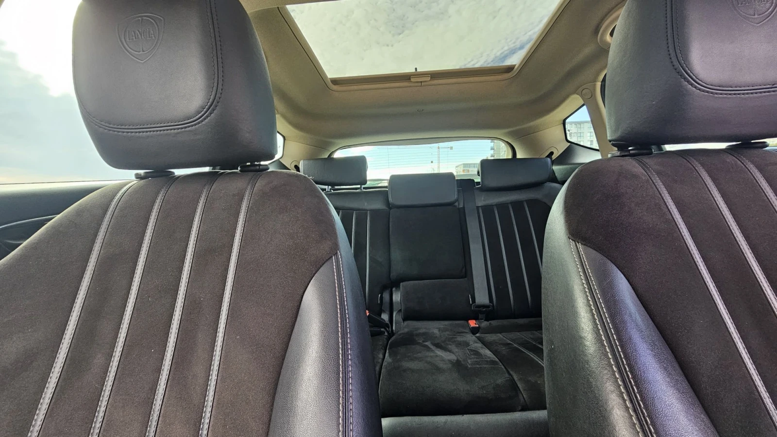 Lancia Delta 1.6 multijet, снимка 10 - Автомобили и джипове - 56598557