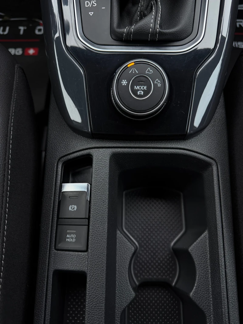 VW T-Roc 2.0 TSI  R-LINE 4 Motion Внос Швейцария, снимка 11 - Автомобили и джипове - 53209505