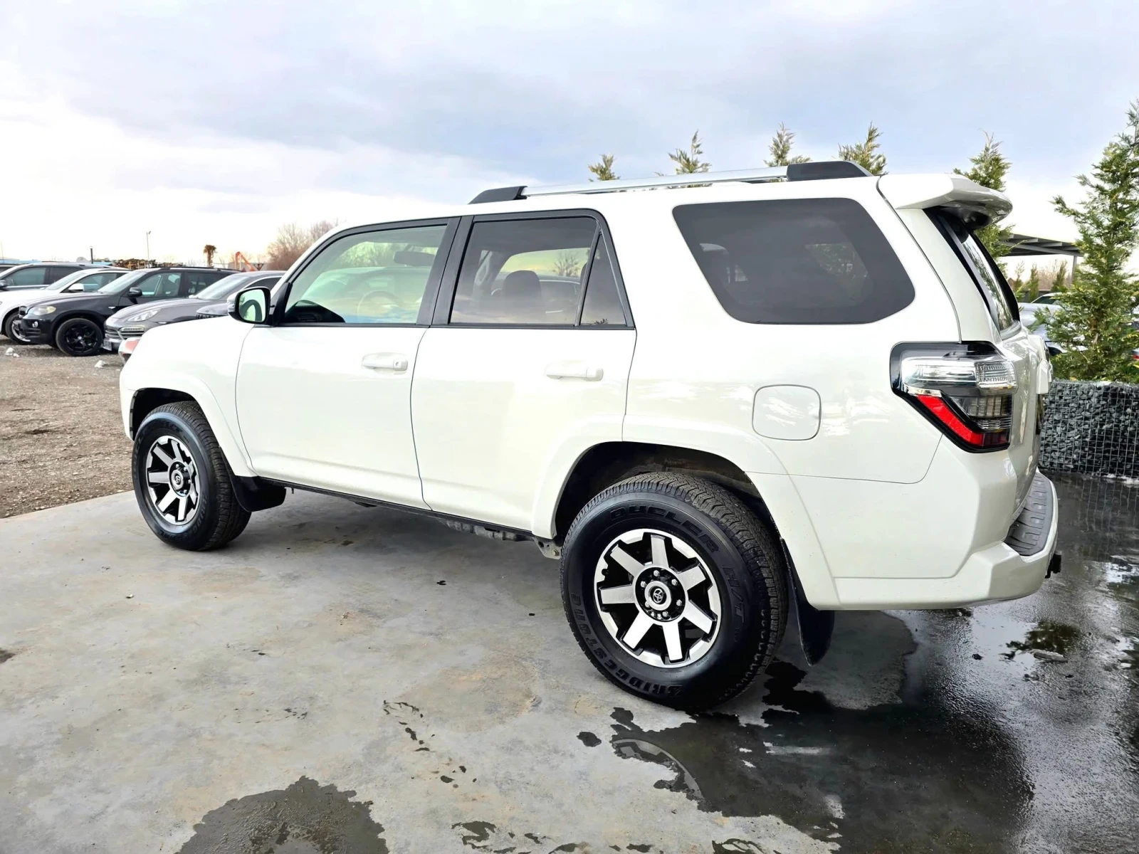 Toyota 4runner 4.0I 4X4 НАПЪЛНО ОБСЛУЖЕН 20000ХИЛ КМ ЛИЗИНГ 100% - изображение 7