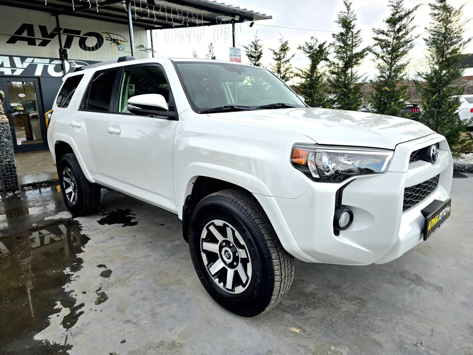Toyota 4runner 4.0I 4X4 НАПЪЛНО ОБСЛУЖЕН 20000ХИЛ КМ ЛИЗИНГ 100% - изображение 4
