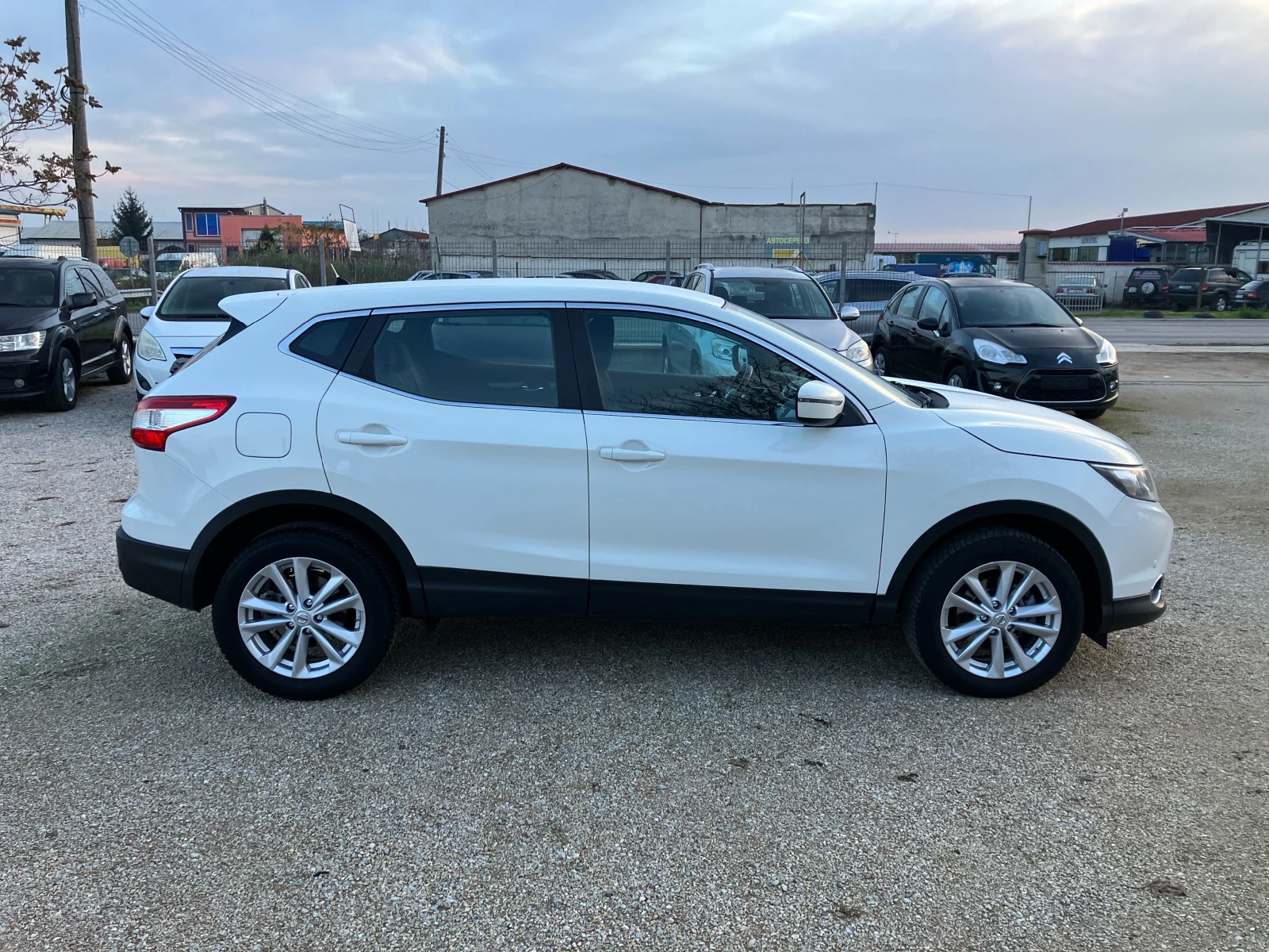 Nissan Qashqai 1.5 DCI - изображение 8