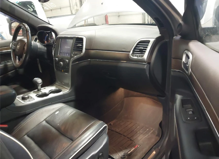 Jeep Grand cherokee OVERLAND / ОБДУХВАНЕ / ПОДГРЕВИ / ДИСТРОНИК  - изображение 7