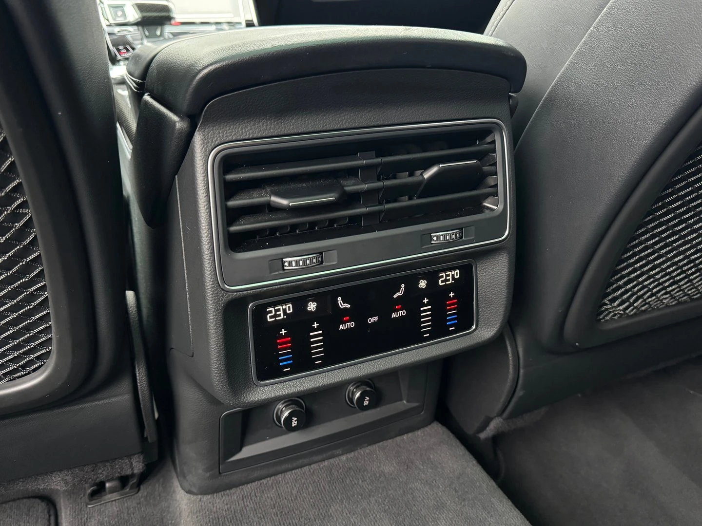 Audi Q8 50 TDI quattro, снимка 10 - Автомобили и джипове - 54353491