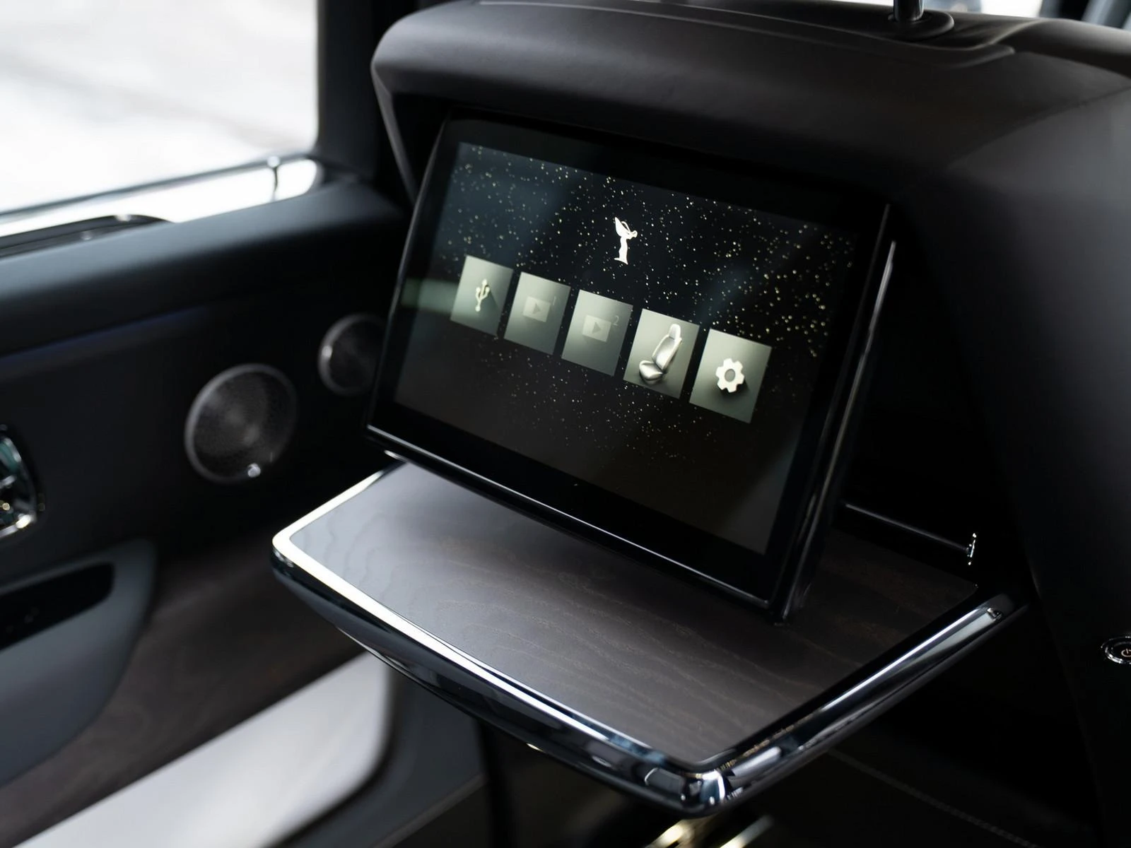 Rolls-Royce Cullinan SERIES II/FACELIFT/SHOOTING STAR/BESPOKE/, снимка 15 - Автомобили и джипове - 53731107