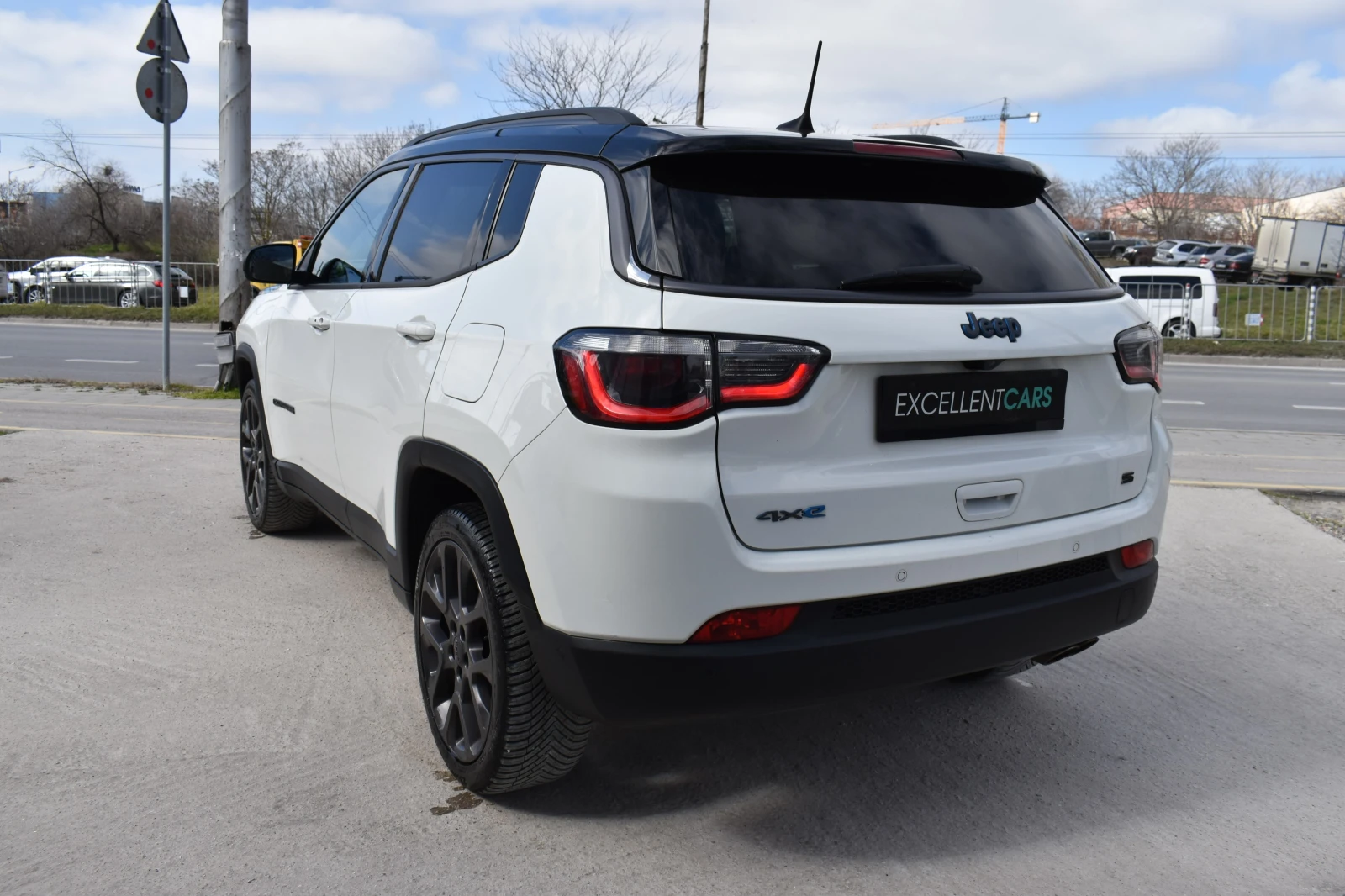 Jeep Compass 1.33PHEV* 4x4* CAMERA* FULL, снимка 3 - Автомобили и джипове - 53799420