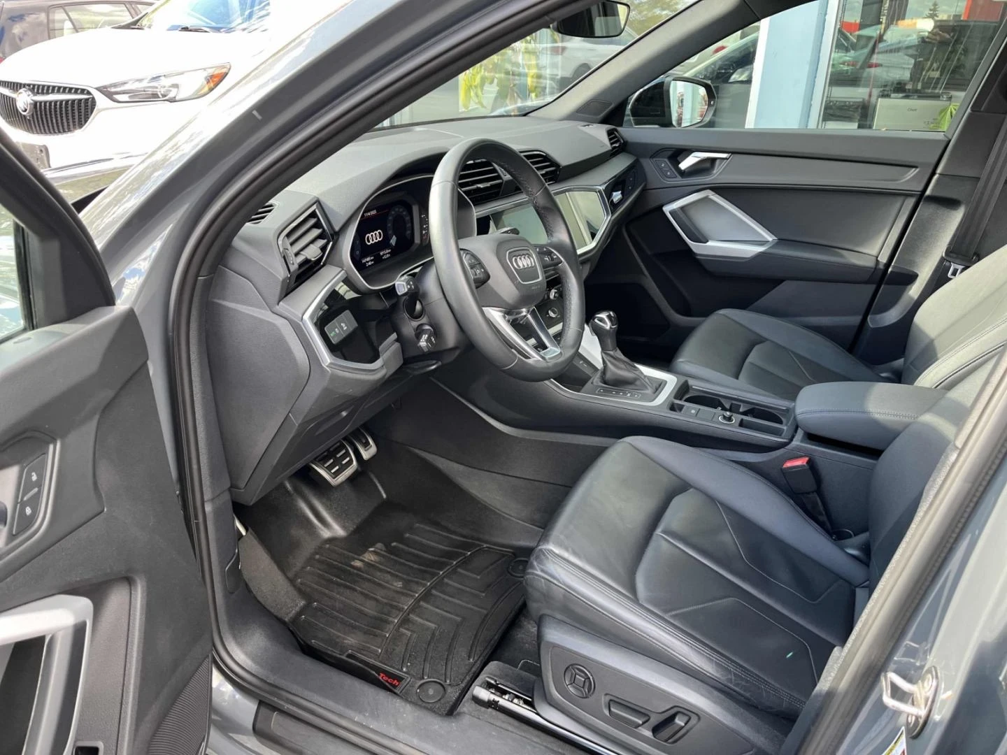 Audi Q3 45 TFSI Sport QUATTRO Full Led ОЧАКВАН ВНОС , снимка 8 - Автомобили и джипове - 53953853