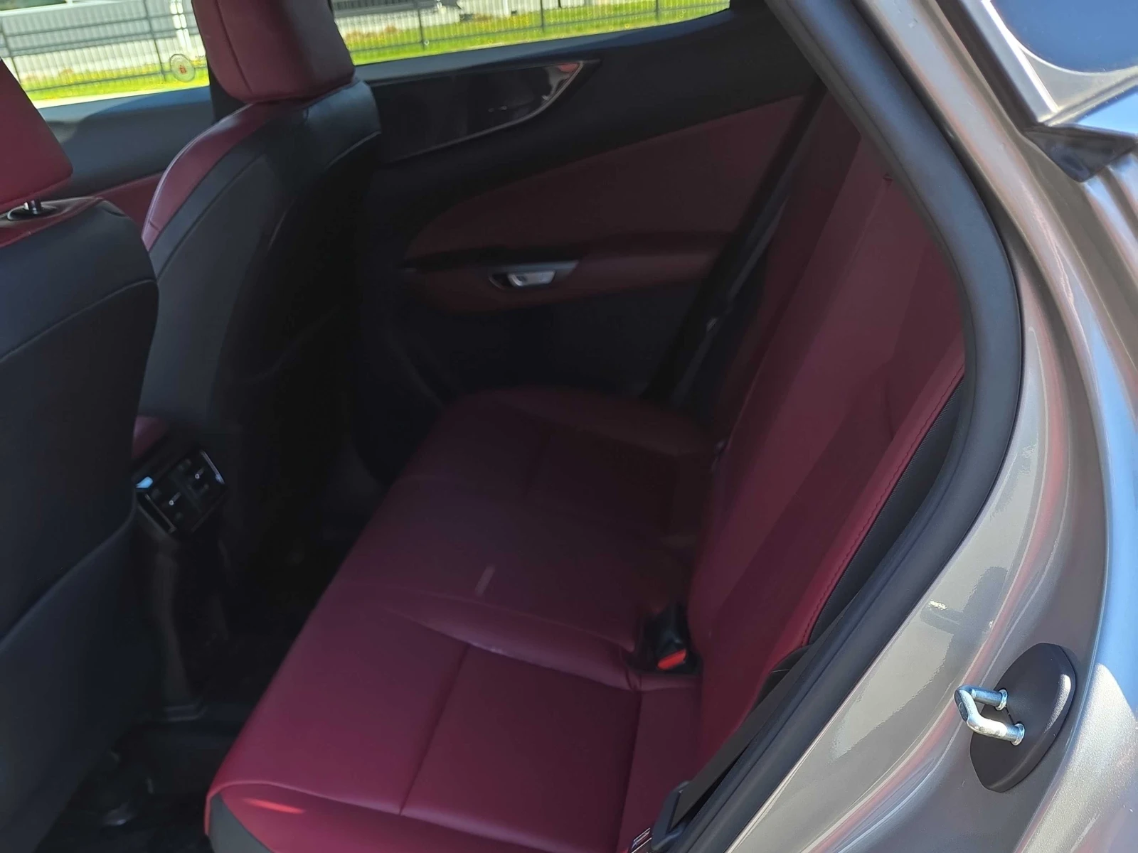 Lexus NX * * CARFAX * * АВТО КРЕДИТ * * Цена до БГ * * , снимка 8 - Автомобили и джипове - 54479663
