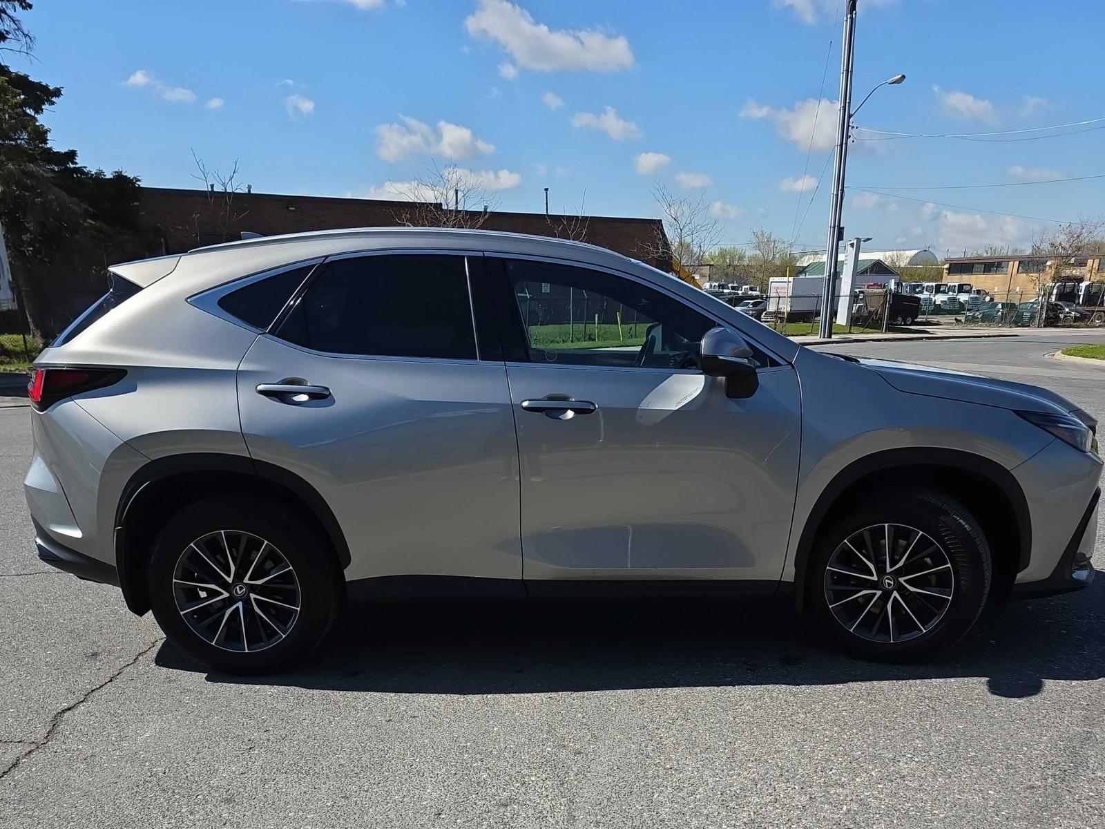 Lexus NX * * CARFAX * * АВТО КРЕДИТ * * Цена до БГ * * , снимка 4 - Автомобили и джипове - 54479663