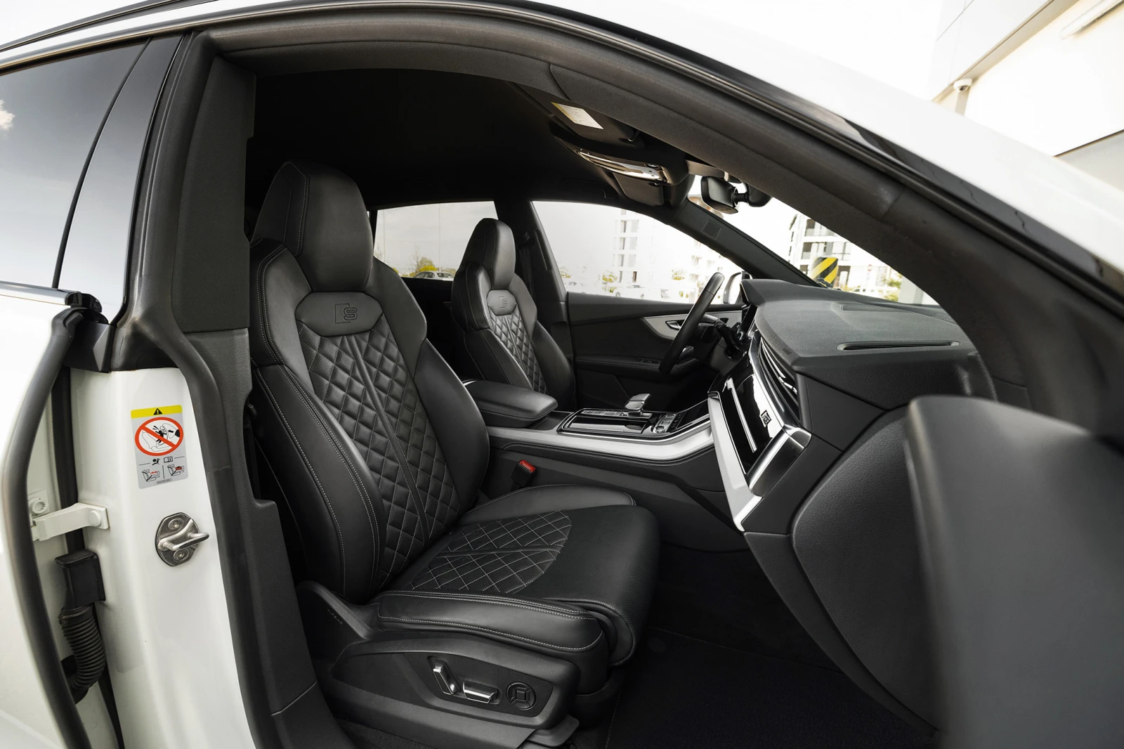 Audi Q8 50 TDI QUATTRO S-LINE FULL В ГАРАНЦИЯ, снимка 10 - Автомобили и джипове - 54581861