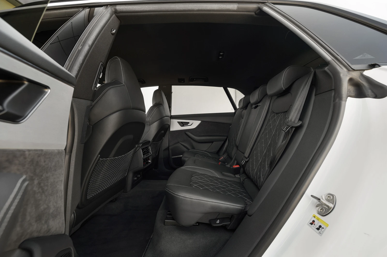 Audi Q8 50 TDI QUATTRO S-LINE FULL В ГАРАНЦИЯ, снимка 12 - Автомобили и джипове - 54581861