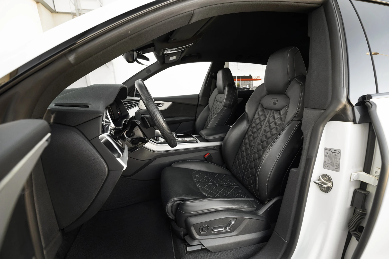 Audi Q8 50 TDI QUATTRO S-LINE FULL В ГАРАНЦИЯ, снимка 8 - Автомобили и джипове - 54581861