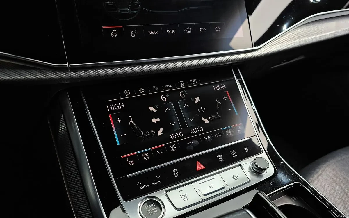 Audi Q8 3.0 45TDI Quattro, Distronic, HeadUP, Обдух, 360-c, снимка 15 - Автомобили и джипове - 54792172
