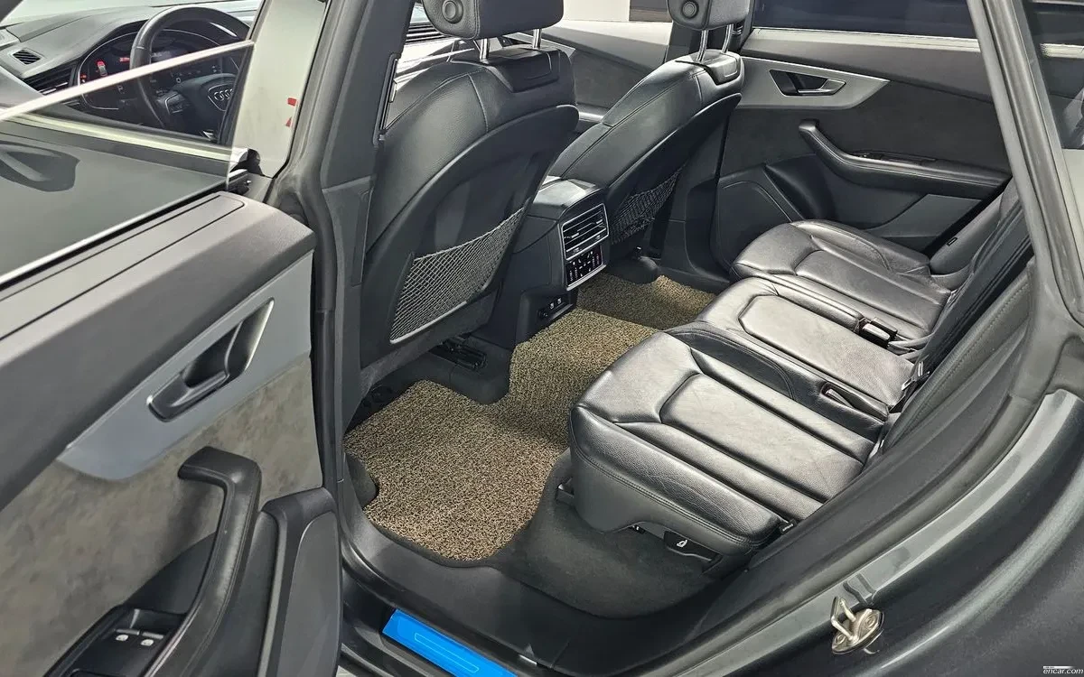 Audi Q8 3.0 45TDI Quattro, Distronic, HeadUP, Обдух, 360-c, снимка 10 - Автомобили и джипове - 54792172