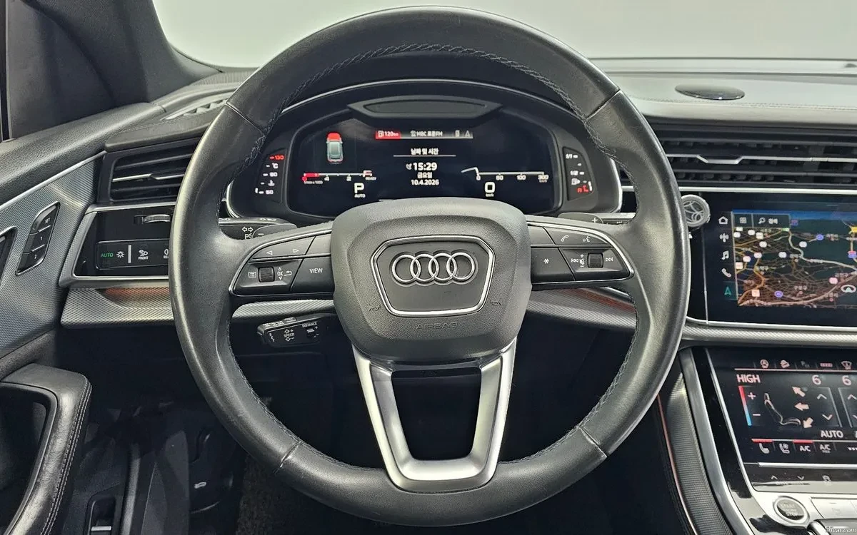 Audi Q8 3.0 45TDI Quattro, Distronic, HeadUP, Обдух, 360-c, снимка 12 - Автомобили и джипове - 54792172