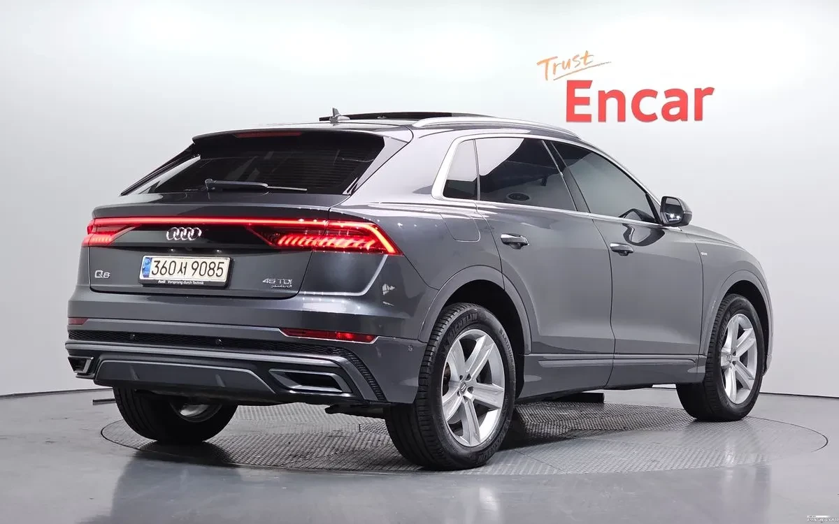 Audi Q8 3.0 45TDI Quattro, Distronic, HeadUP, Обдух, 360-c, снимка 2 - Автомобили и джипове - 54792172