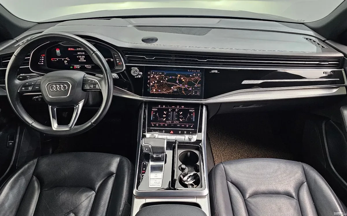 Audi Q8 3.0 45TDI Quattro, Distronic, HeadUP, Обдух, 360-c, снимка 6 - Автомобили и джипове - 54792172