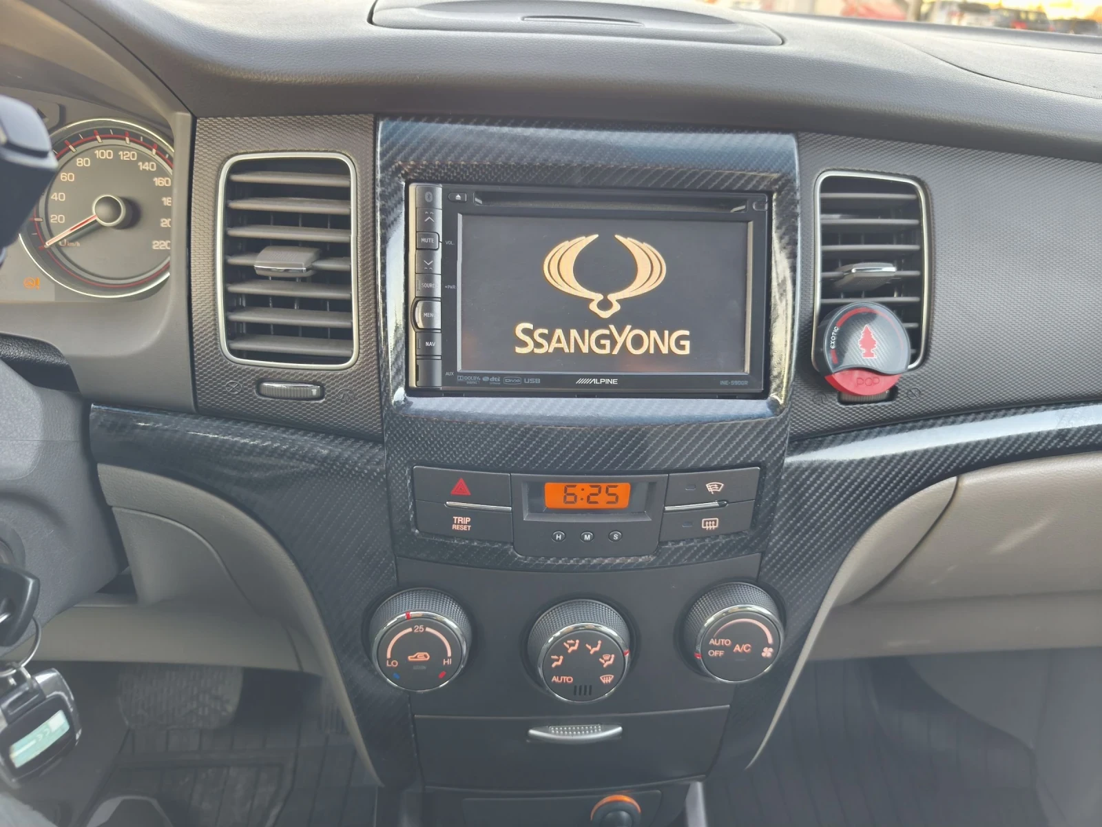 SsangYong Korando 2.0 Avtomat , снимка 7 - Автомобили и джипове - 55135164