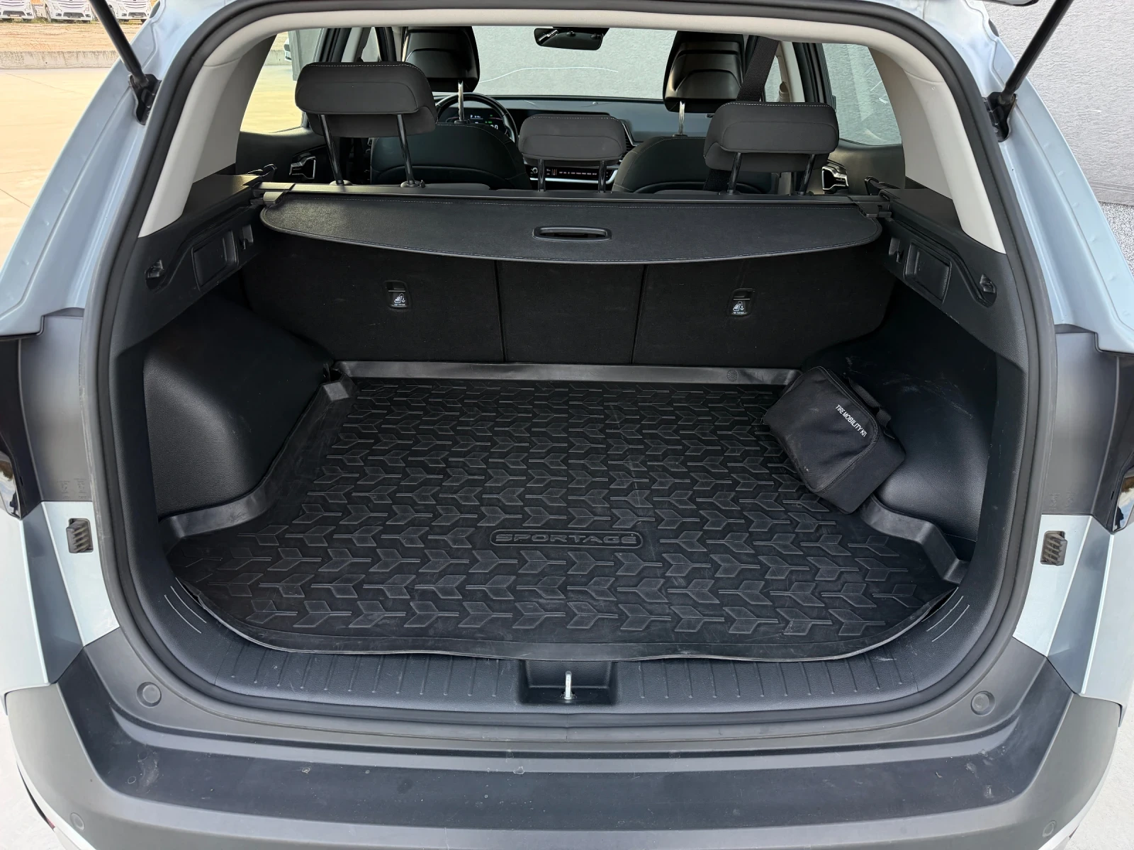 Kia Sportage HYBRID, снимка 9 - Автомобили и джипове - 56736708
