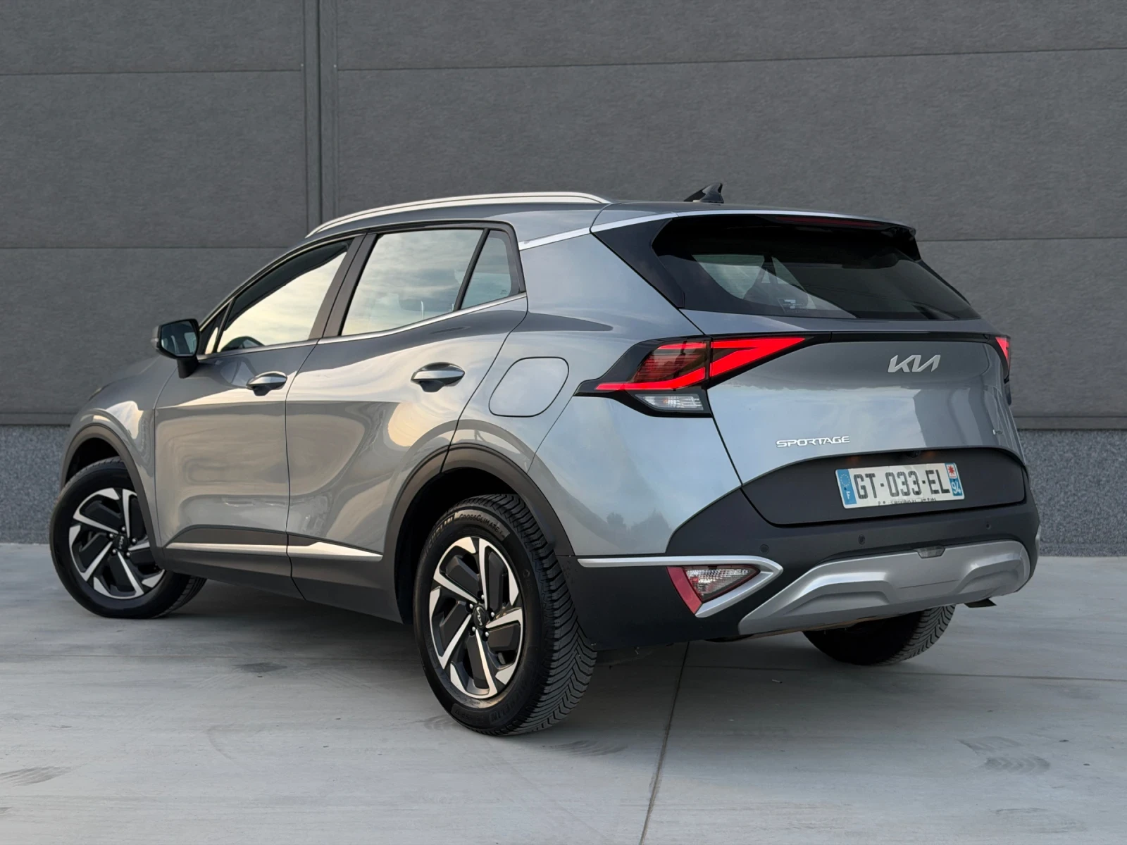 Kia Sportage HYBRID, снимка 3 - Автомобили и джипове - 56736708
