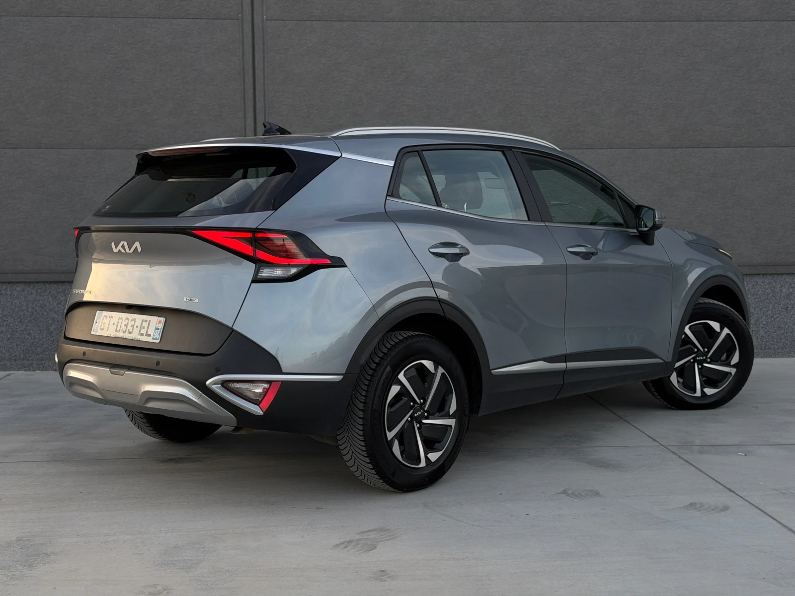 Kia Sportage HYBRID, снимка 4 - Автомобили и джипове - 56736708