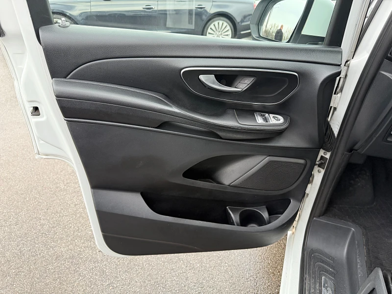 Mercedes-Benz V 220 ПРОДАДЕНА !!!, снимка 9 - Бусове и автобуси - 49542167