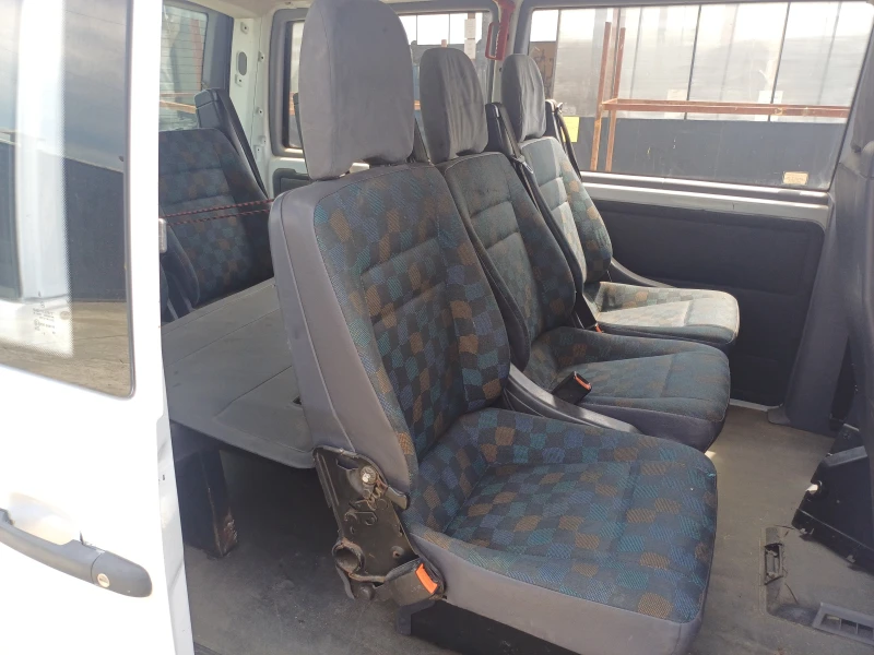 Mercedes-Benz Vito 2.1D 82 к.с., снимка 11 - Бусове и автобуси - 51650599