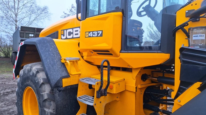 Телескопичен товарач JCB 437 AGRI ХИДРАВЛИЧНА КОФА ЛИЗИНГ, снимка 5 - Селскостопанска техника - 48704487