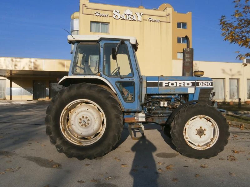 Трактор Ford 8210 NOV VNOS, снимка 1 - Селскостопанска техника - 34784802