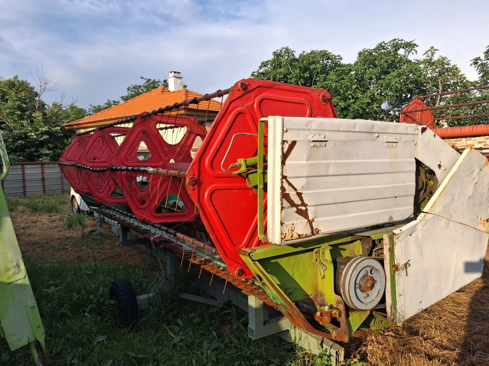 Комбайн Claas 108SL, снимка 6 - Селскостопанска техника - 55151156