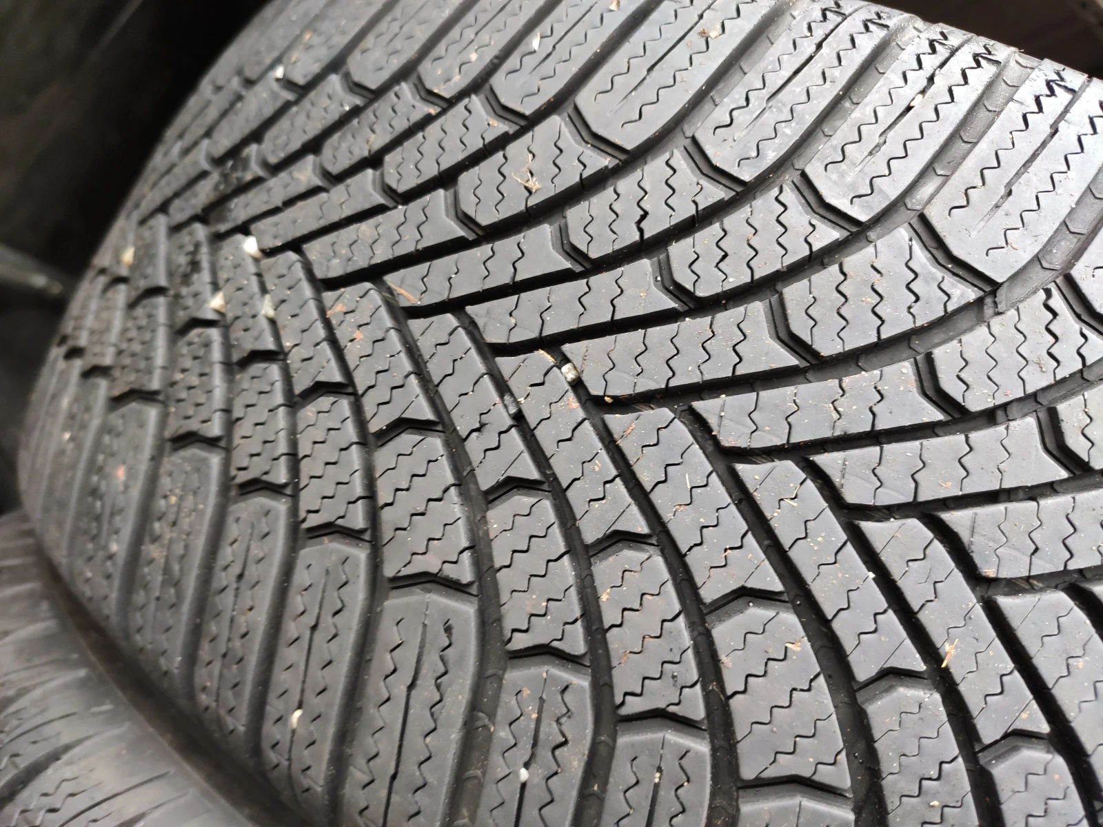 Гуми Зимни 225/55R17