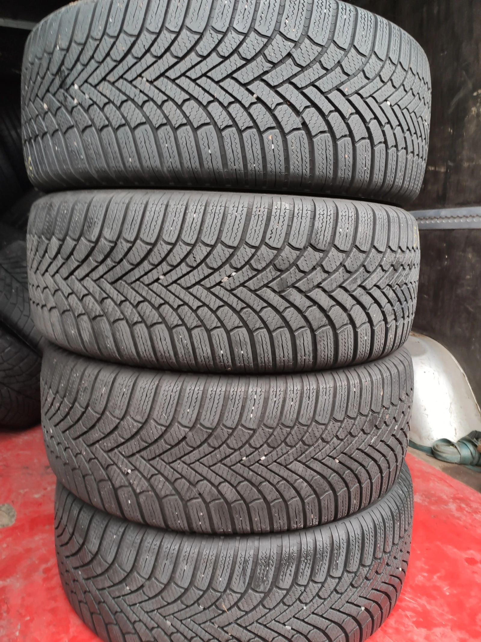Гуми Зимни 225/55R17, снимка 5 - Гуми и джанти - 54986440
