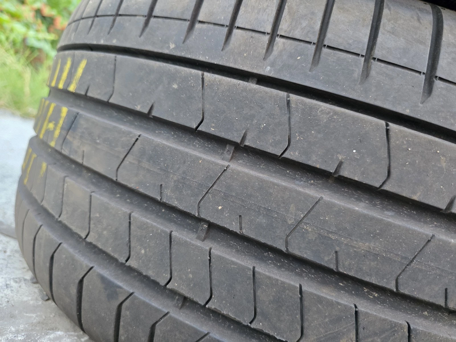 Гуми Летни 255/35R19, снимка 5 - Гуми и джанти - 56664473