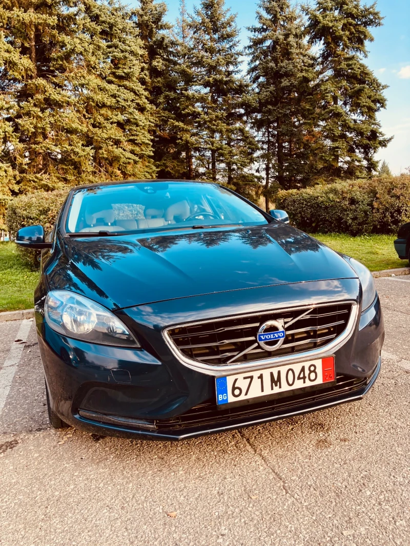 Volvo V40, снимка 1 - Автомобили и джипове - 47887558