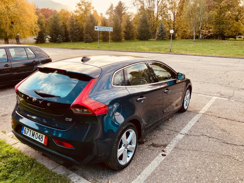 Volvo V40, снимка 3 - Автомобили и джипове - 47887558