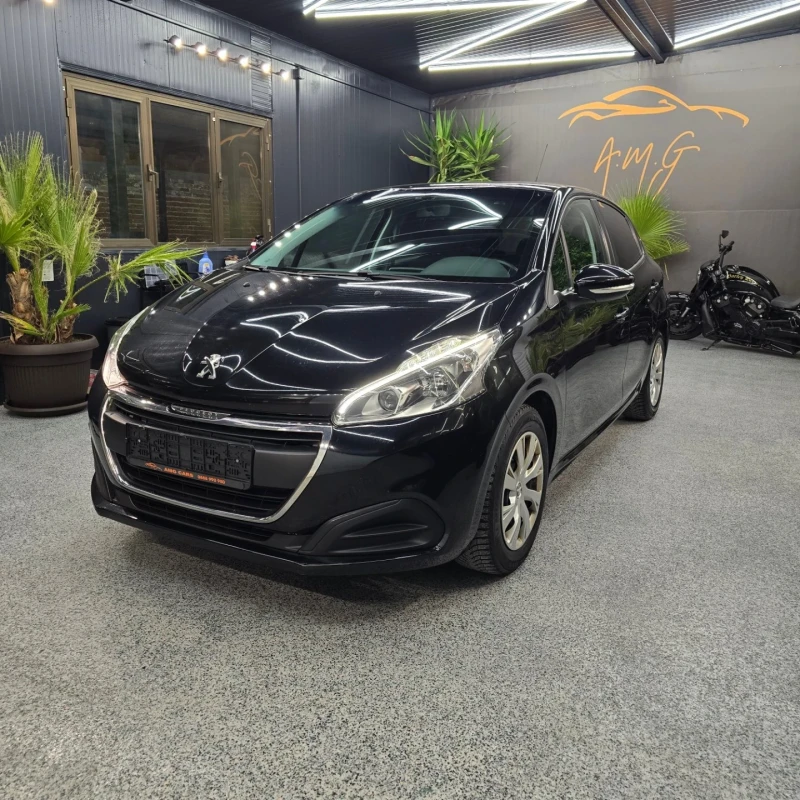 Peugeot 208 Xenon Parktronik Klimatronik, снимка 1 - Автомобили и джипове - 48031873