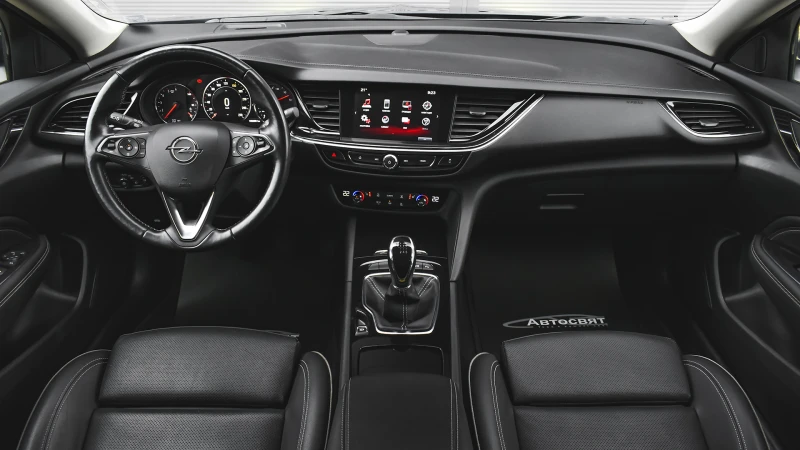 Opel Insignia Grand Sport 1.6d Innovation, снимка 12 - Автомобили и джипове - 51042986