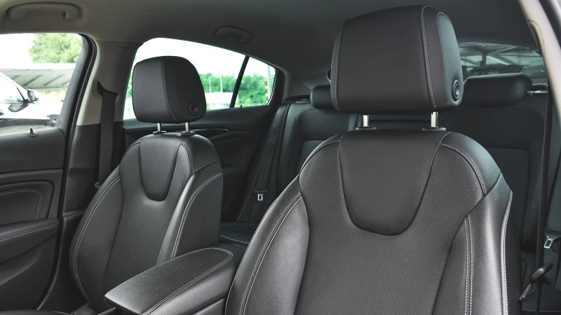 Opel Insignia Grand Sport 1.6d Innovation, снимка 10 - Автомобили и джипове - 51042986