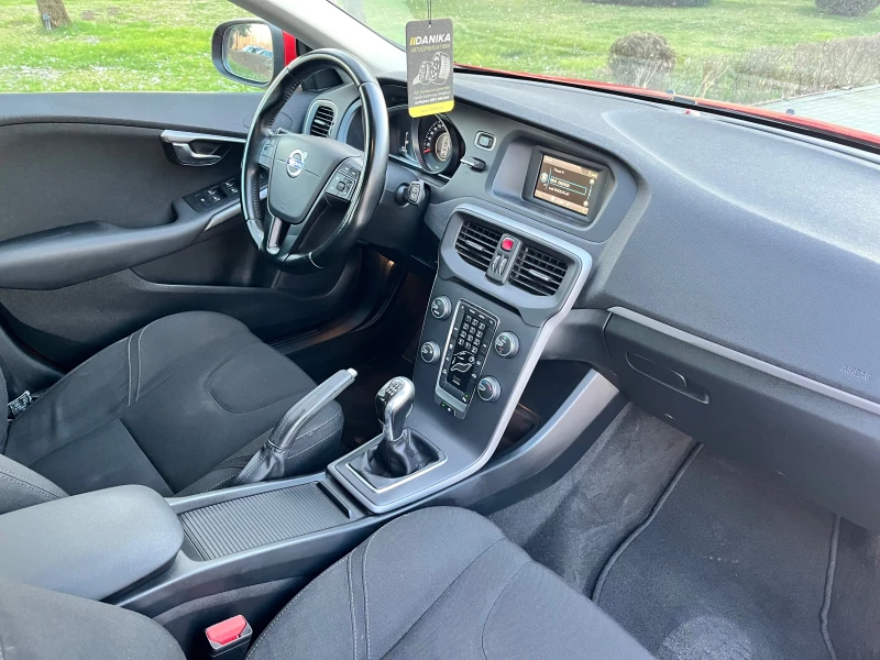 Volvo V40 Cross Country 1.6= D2= Безупречно Състояние!!!, снимка 12 - Автомобили и джипове - 53052880