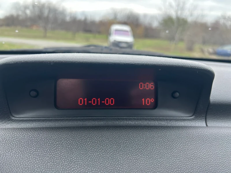 Peugeot 307 2.0 HDI 90кс , снимка 13 - Автомобили и джипове - 53066857