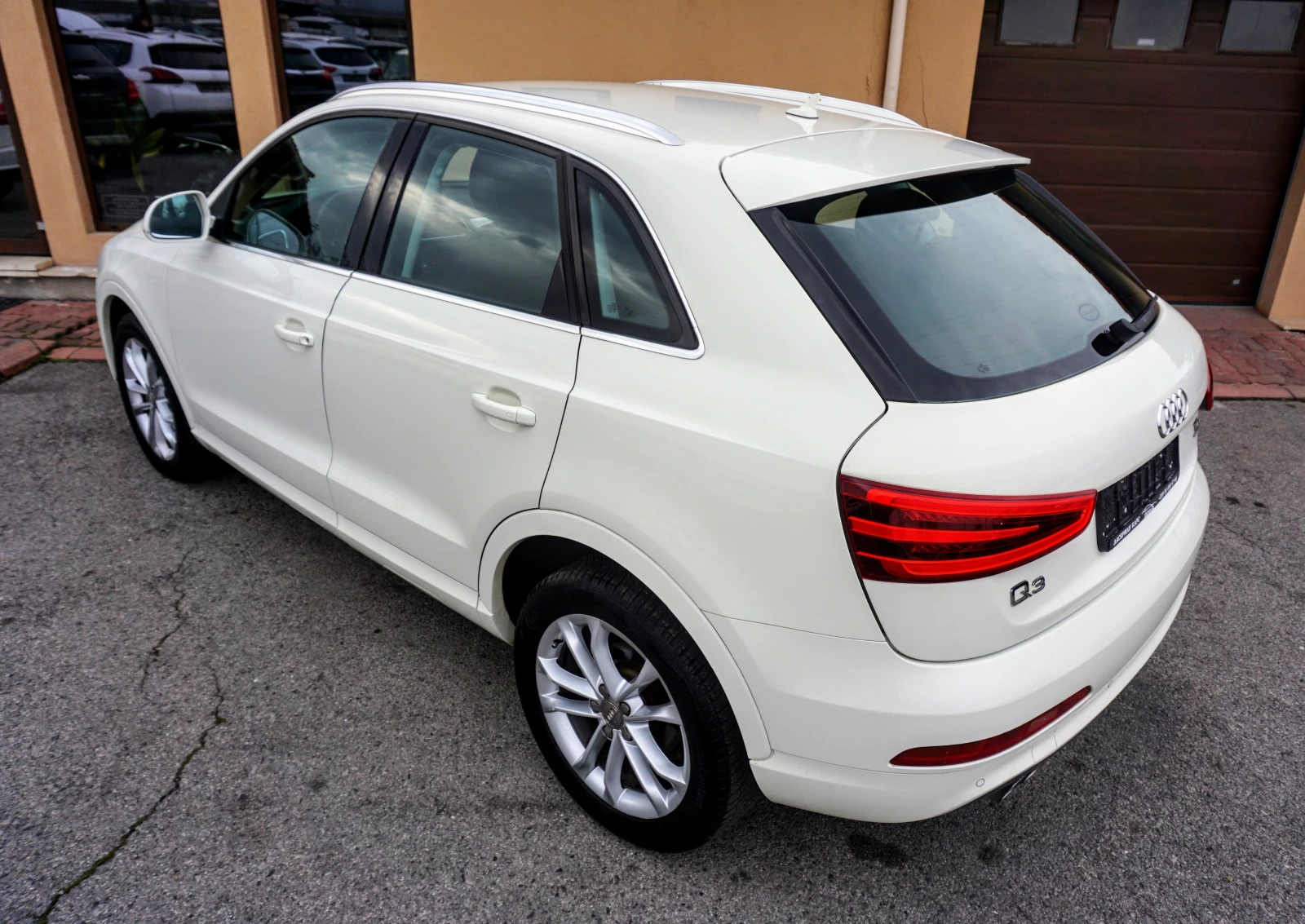 Audi Q3 2.0TDI QUATTRO S-TRONIC - изображение 4