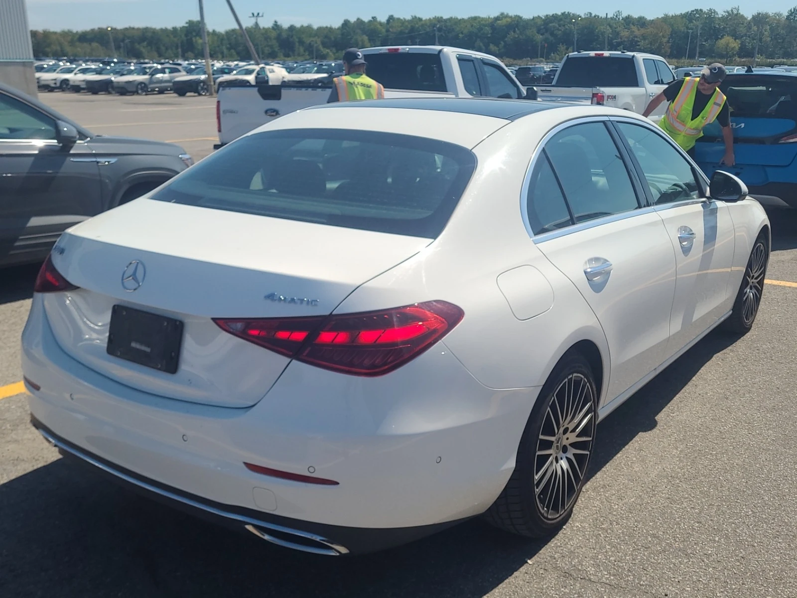 Mercedes-Benz C 300 * CARFAX* АВТОФИНАНСИРАНЕ* Цена до България*  - изображение 4
