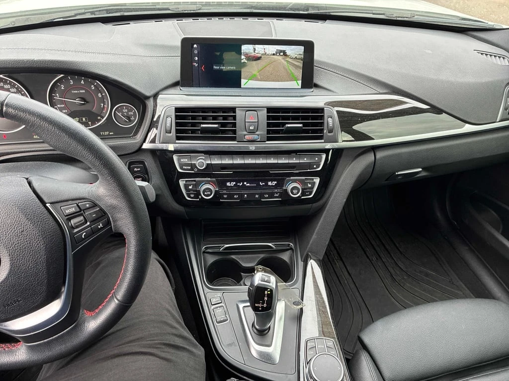 BMW 330 i xDrive * CARFAX * БЕЗ ПЪРВОНАЧАЛНА ВНОСКА - изображение 8