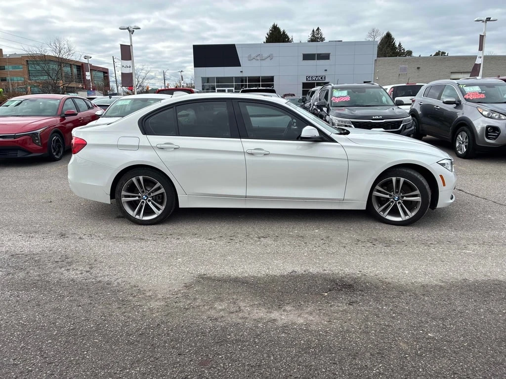 BMW 330 i xDrive * CARFAX * БЕЗ ПЪРВОНАЧАЛНА ВНОСКА - изображение 4