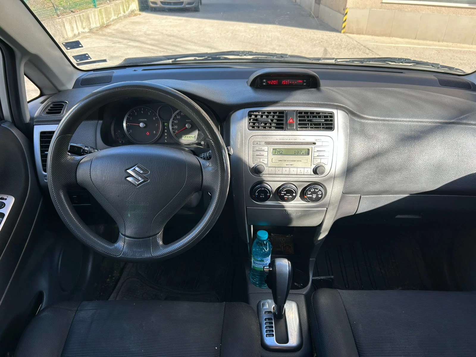 Suzuki Liana, снимка 3 - Автомобили и джипове - 53828644