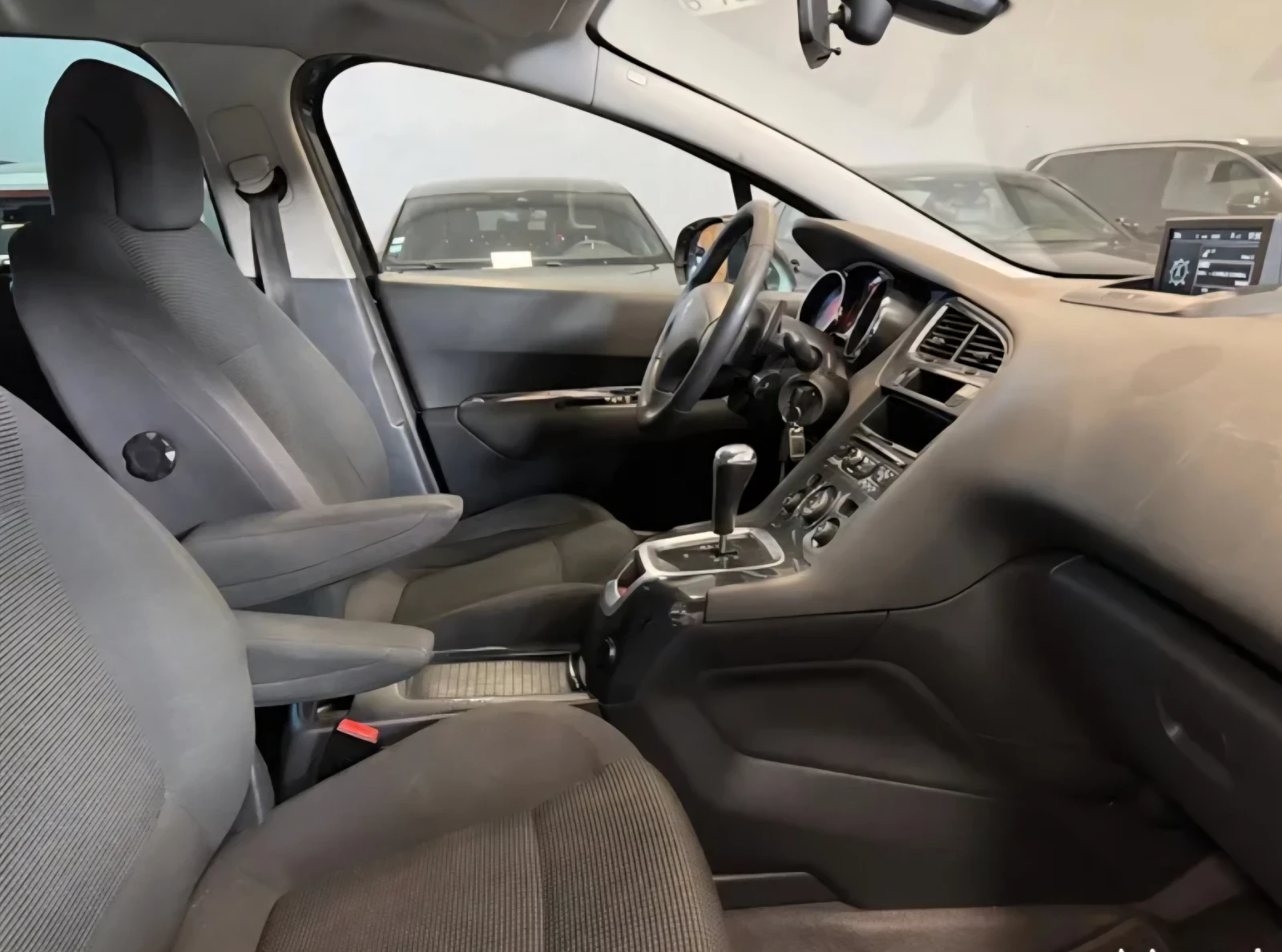 Peugeot 5008 FACE* 1.6HDI* АВТОМАТ* НАВИ - изображение 6